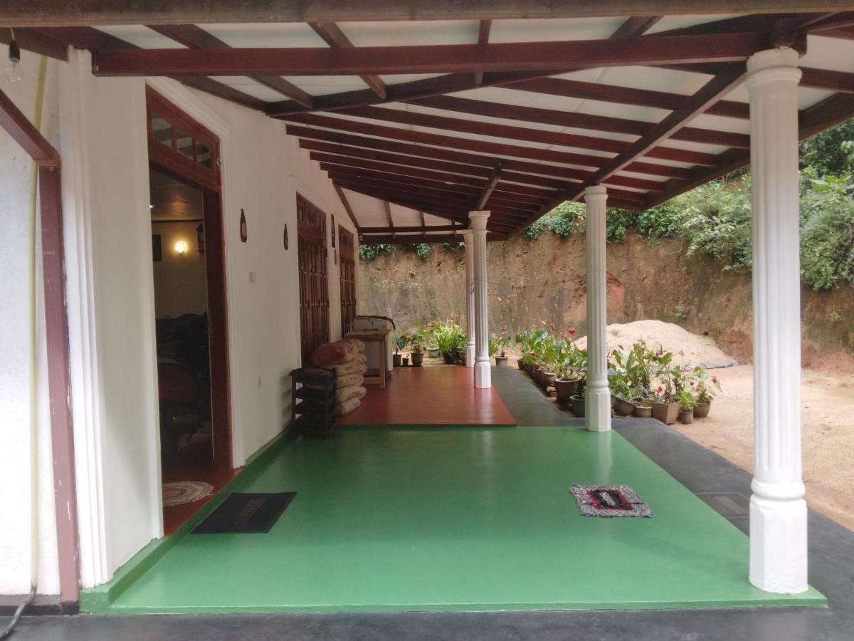 Lak Sewana Home Stay Kandy Dış mekan fotoğraf